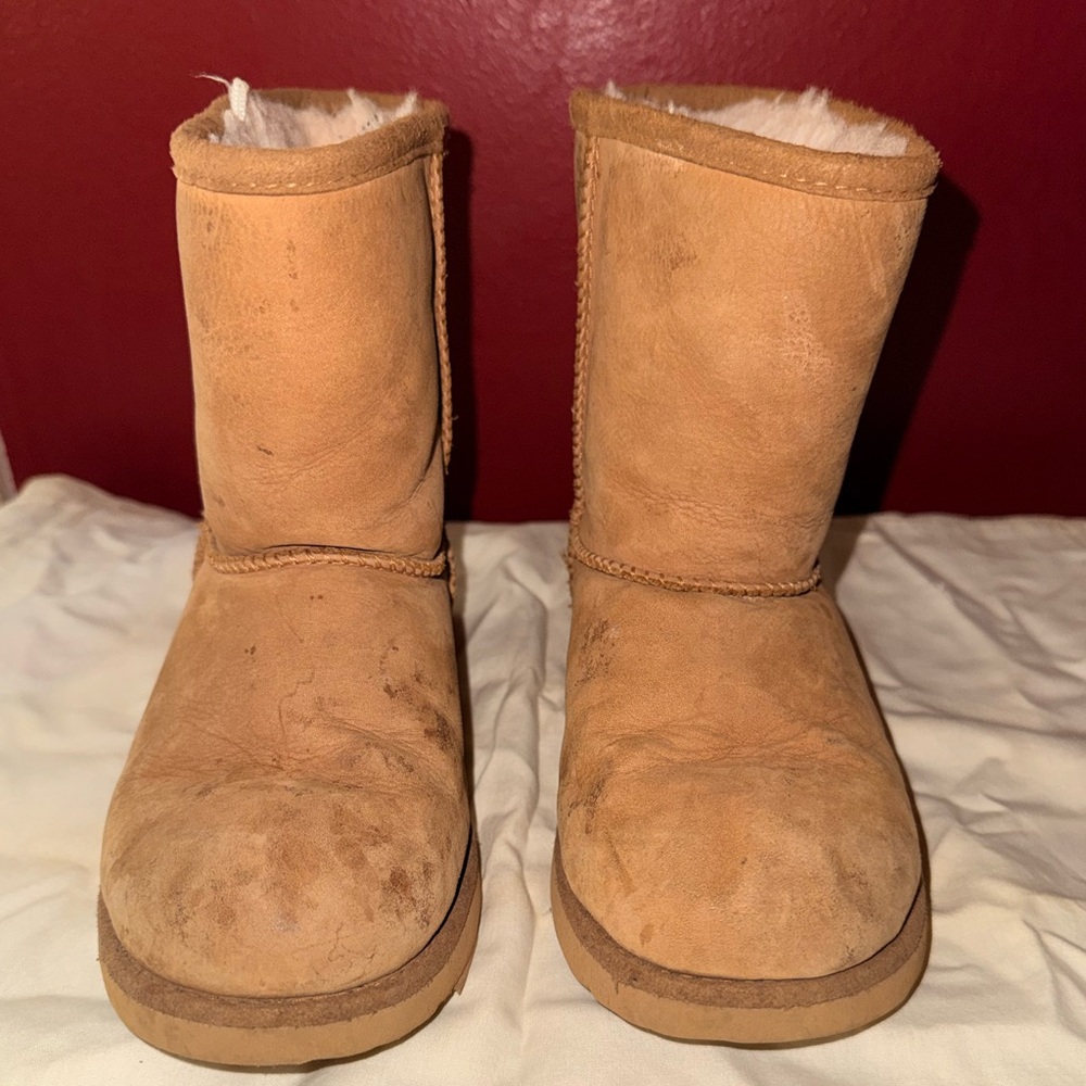 Classic UGG Boot - Girls - Size 13